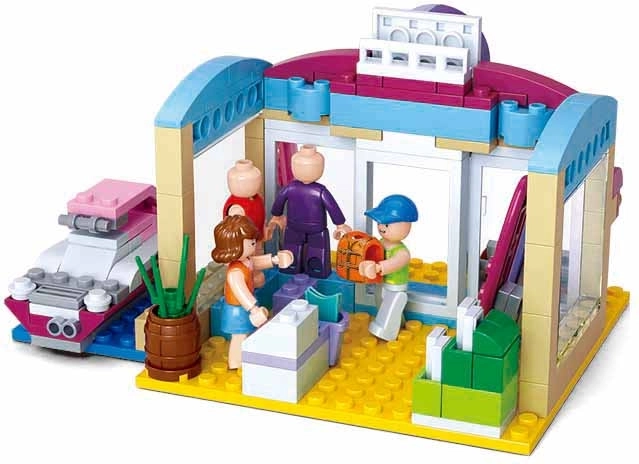 Trois figurines avec parties articulées