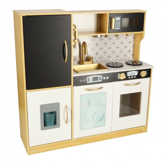Cuisine en bois pour enfants avec réfrigérateur doré et tableau noir