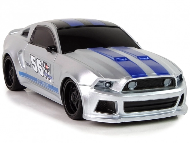Voiture de sport télécommandée rapide argentée 1:24