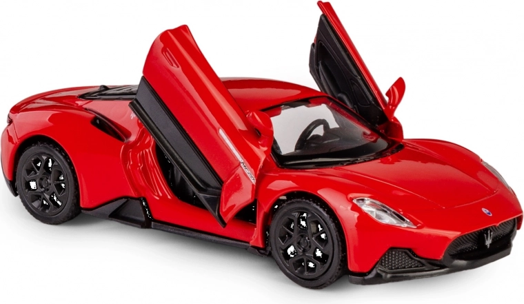 Portes ouvrantes et intérieur soigné