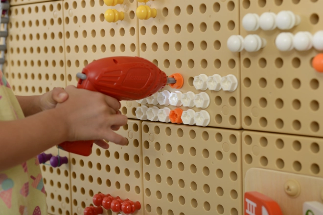 Masterkidz ensemble d’outils avec perceuse et 8 éléments pour tableau scientifique-créatif STEM