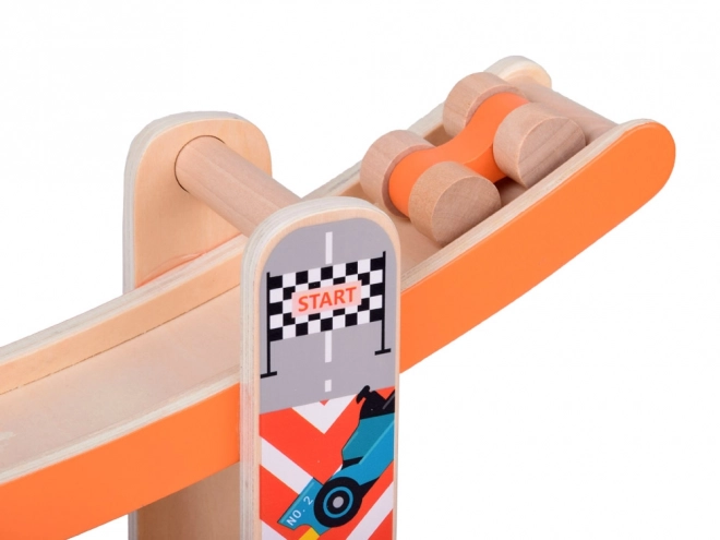 Piste de voiture en bois avec toboggan