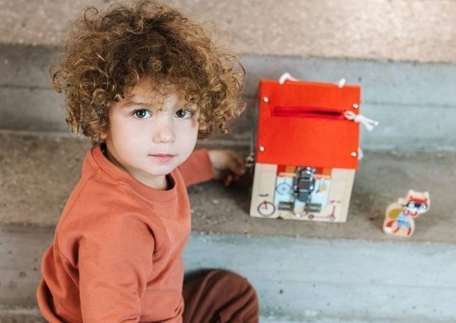 Lilliputiens – maison en bois avec verrous