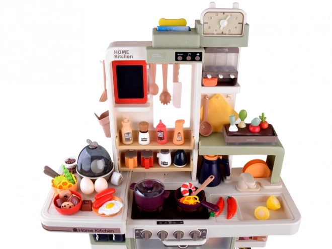 Grande cuisine réaliste avec vapeur, sons et lumières