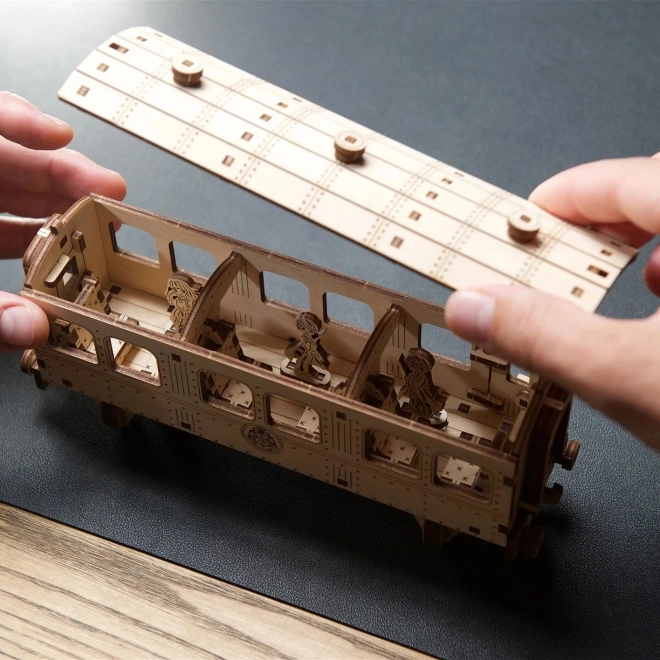 Ugears 3D puzzle mécanique en bois Harry Potter Express de Poudlard