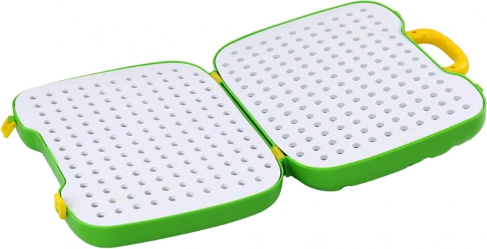 Une valisette qui se transforme en table stable