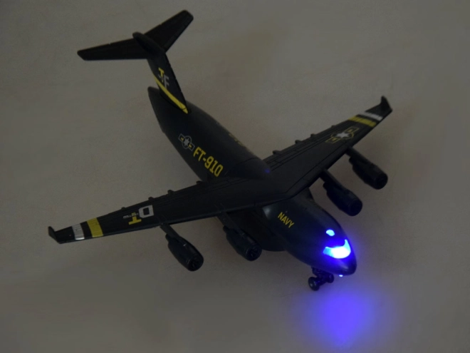 Avion de transport militaire avec effets