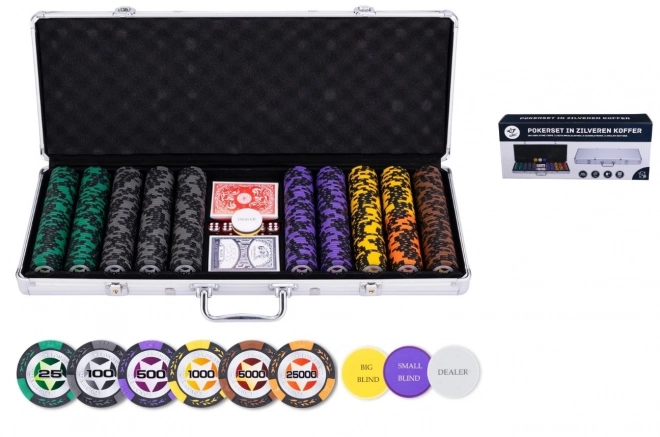 Ensemble de poker dans une mallette argentée avec des valeurs élevées