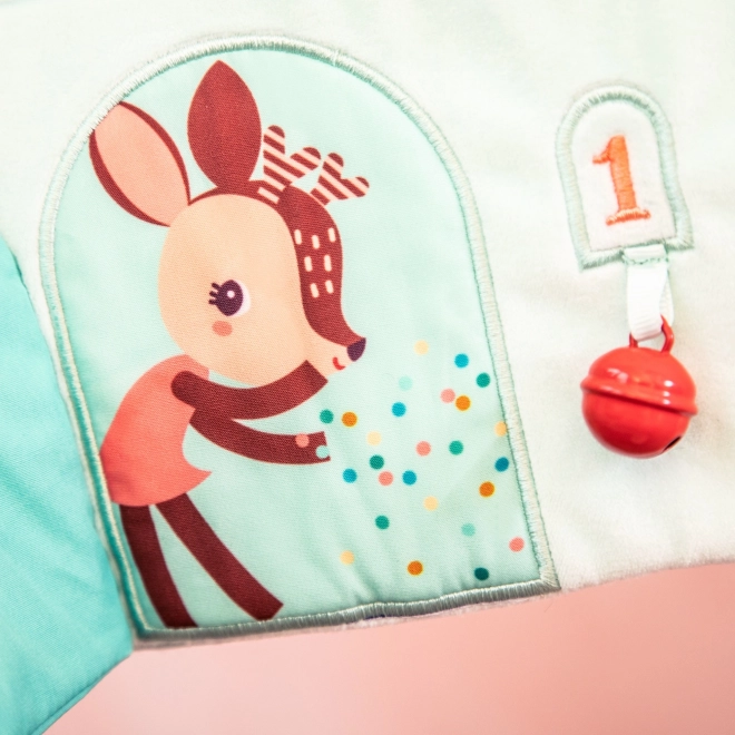 Panneau textile pour berceau - maisonnette du faon Stella et du dragon Joe