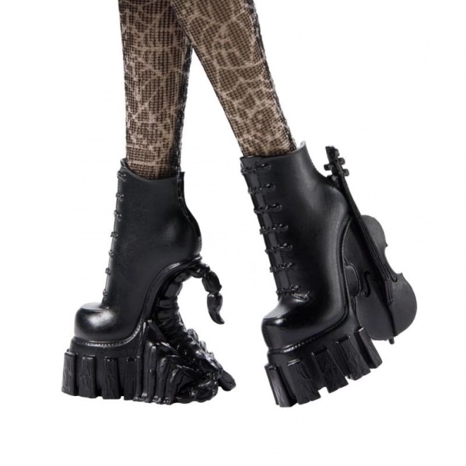 Poupée de mode insp. par Mercredi Addams