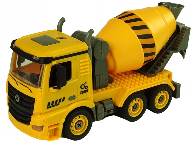Camion-bétonnière télécommandé DIY avec perceuse 2.4GHz