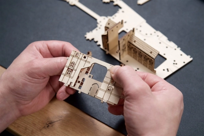 Ugears 3D puzzle mécanique en bois Château de Poudlard, Harry Potter
