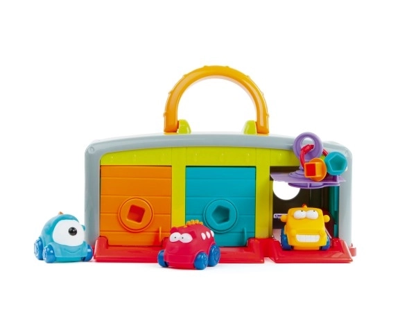 Garage pour petites voitures avec trois voitures et accessoires