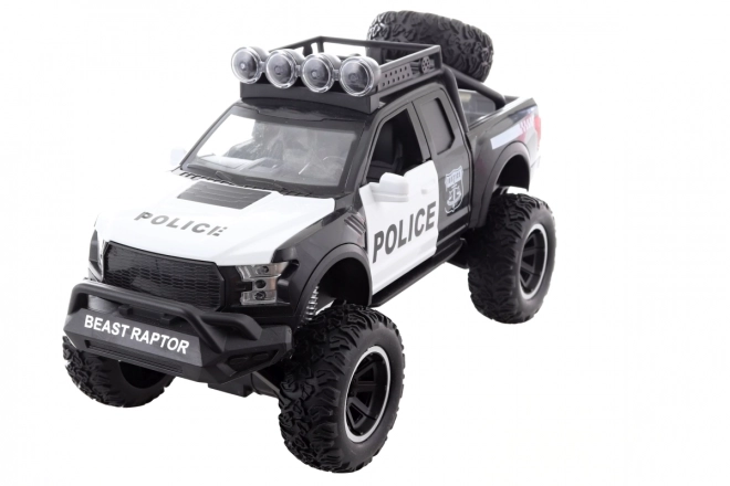 Voiture de police avec piles et inertie
