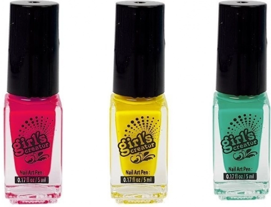 Trois couleurs de vernis à ongles