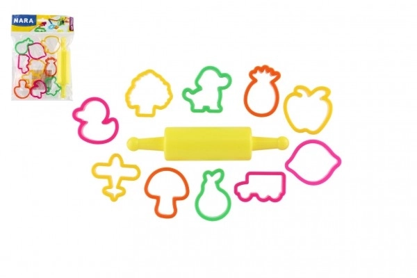 Emporte-pièces/Coupe-pâte NARA pour pâte à modeler avec rouleau plastique 11 pièces dans un sac 15x19cm