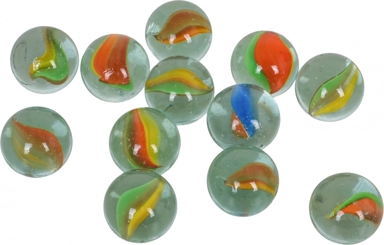 Riche assortiment d’accessoires, dont 12 billes