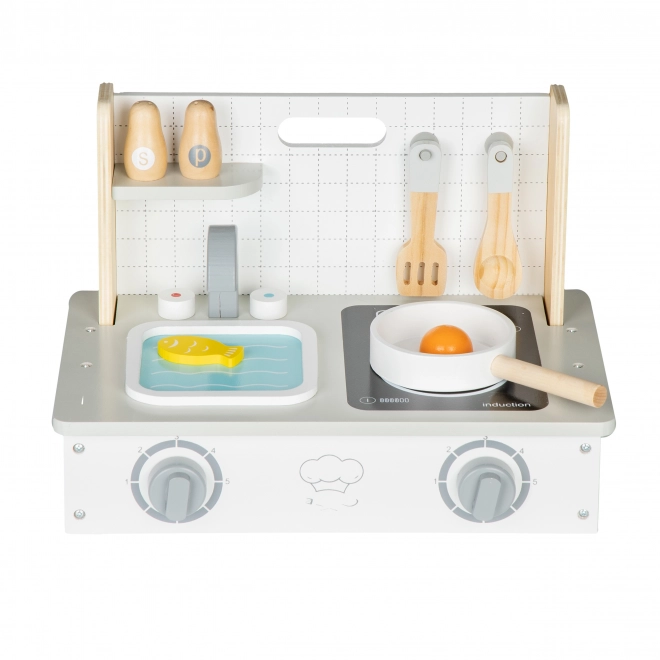 Cuisinette en bois avec accessoires