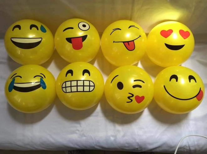 Balle en caoutchouc avec sourire 22 cm