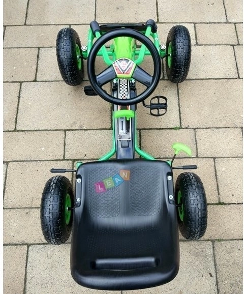 Kart à pédales pneumatique + Pneus gonflables + Siège réglable – Verte