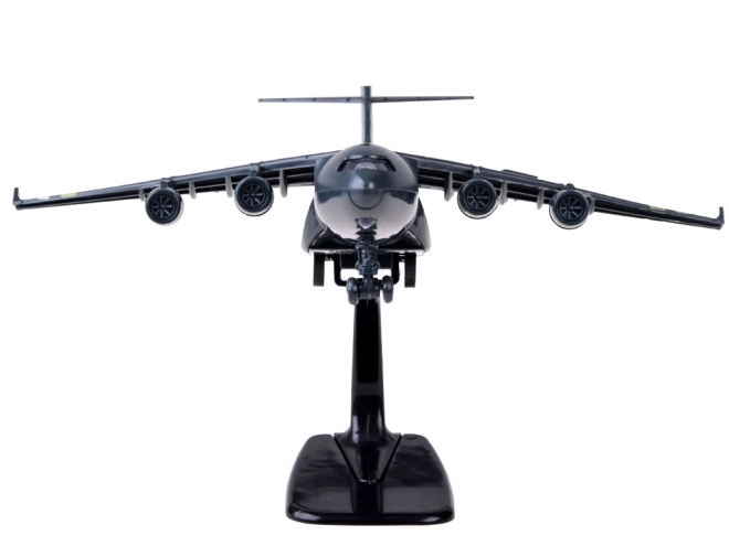 Avion de transport militaire avec effets