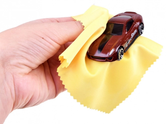Lavage de voitures à étages avec petites voitures