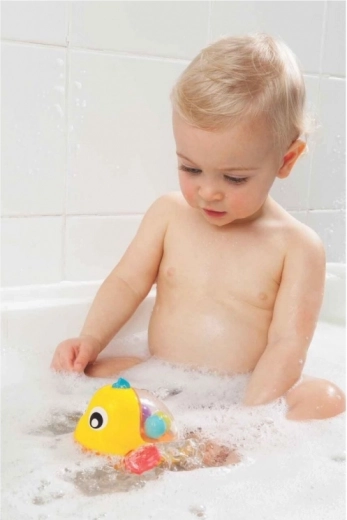 Du plaisir dans le bain pour les tout-petits