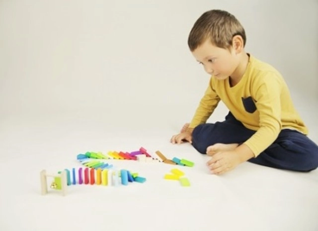 Piste de dominos avec cloche 95 pcs