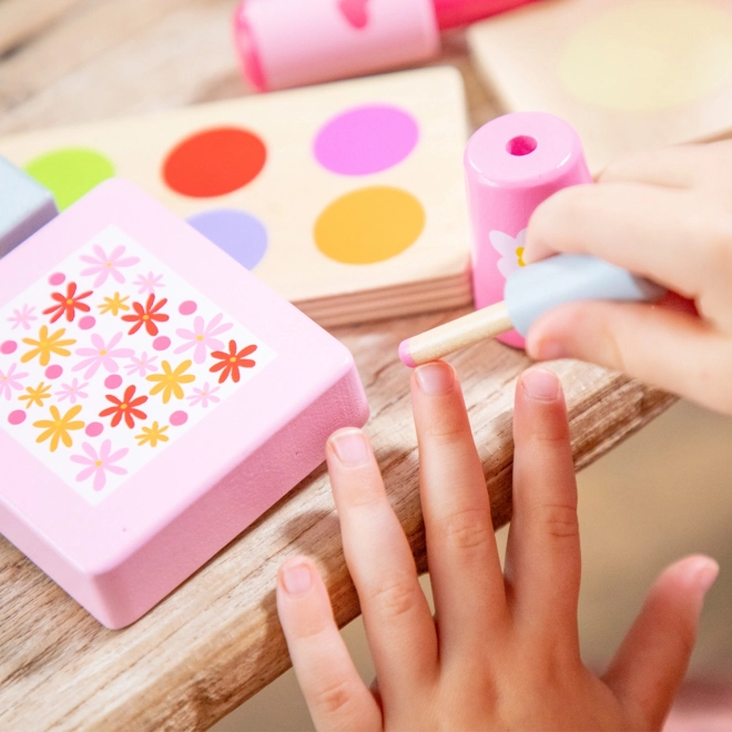 Ensemble de maquillage en bois dans un coffret