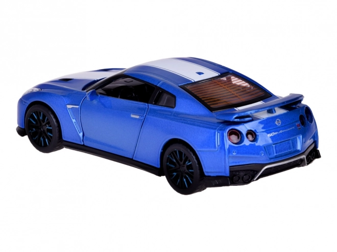 Auto Nissan GT-R avec portes ouvrantes