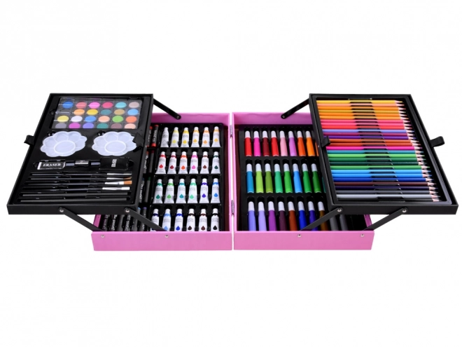 Large gamme de fournitures artistiques