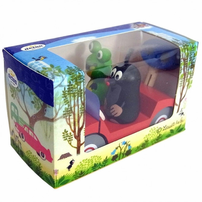 Taupe en bois en excursion