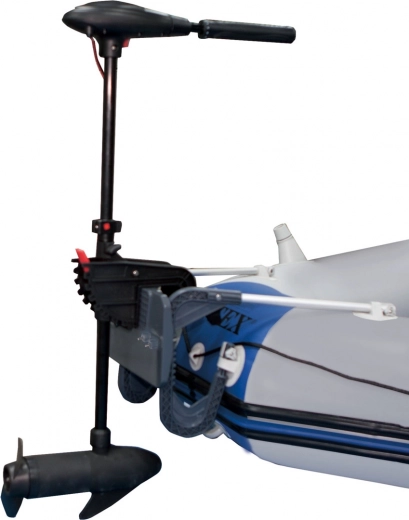 Montage facile sur le tableau arrière du bateau