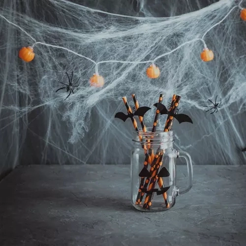 Toile d'araignée artificielle d'Halloween avec araignées