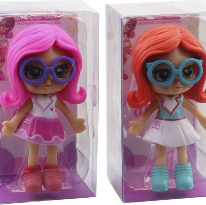 Poupée avec lunettes