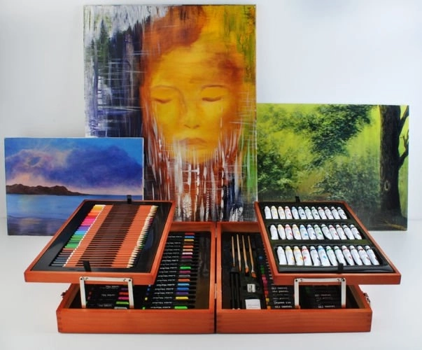 Grande trousse en bois pour petits artistes 174 pièces