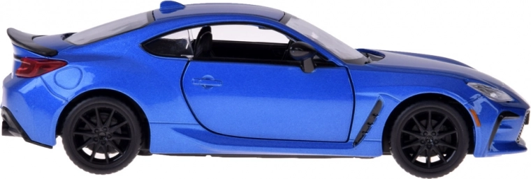 Carrosserie en métal et roues en caoutchouc