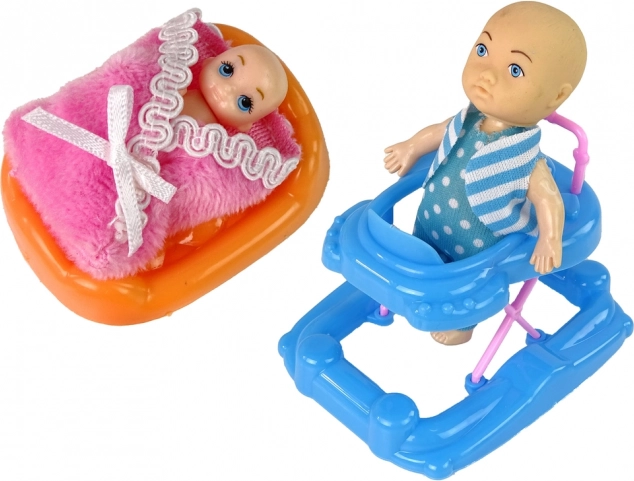 Set de jeu avec plusieurs poupées