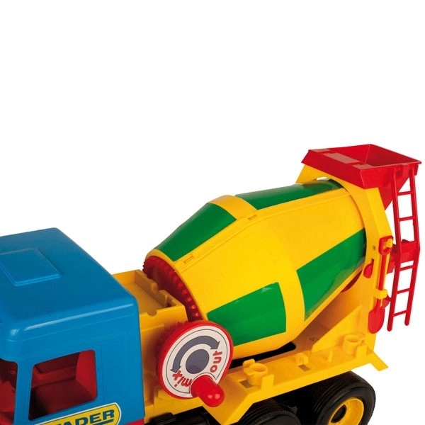 Camion moyen bétonnière
