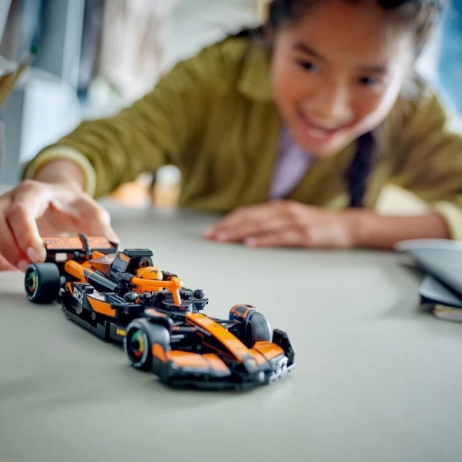 LEGO® Speed Champions 77251 Voiture de course de l'équipe McLaren F1® MCL38