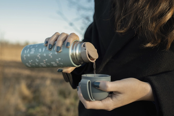 Versement sûr et couvercle faisant office de tasse