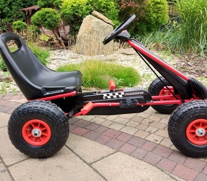 Kart à pédales pneumatique + Pneus gonflables + Siège réglable – Rouge