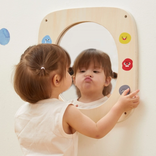 Structure en bois robuste avec coins arrondis