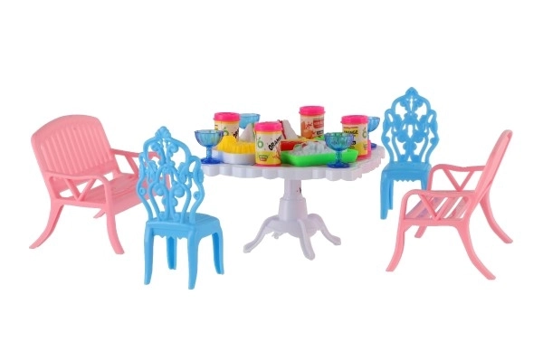 Meubles pour poupées en plastique 4 couleurs sous blister 14x11x16cm