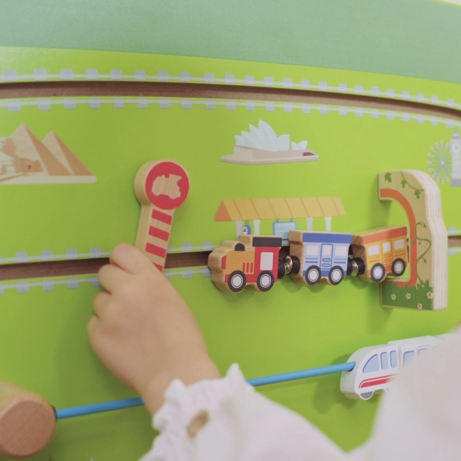 Jeu mural en bois avec train