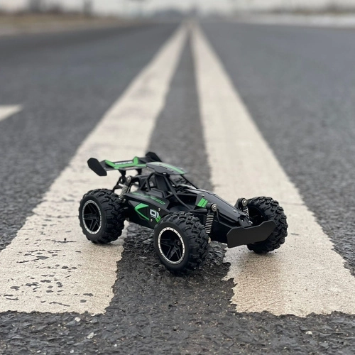 Voiture téléguidée tout-terrain de course
