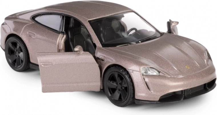 Portes ouvrantes et intérieur détaillé