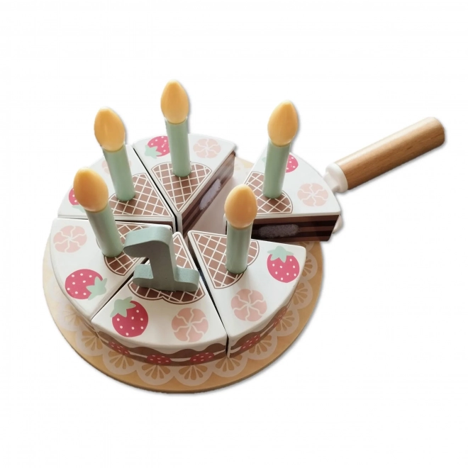 Gâteau d'anniversaire en bois avec des bougies