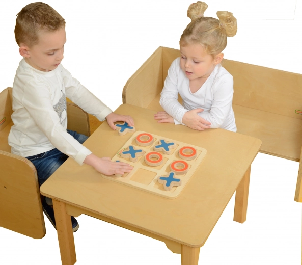 Favorise la stratégie et les compétences sociales