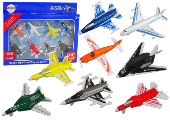 Ensemble de 8 avions pour passagers